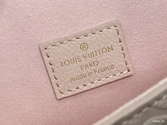 VUITTON Diane-19*10.5*6 Nano LOUIS CM 0701